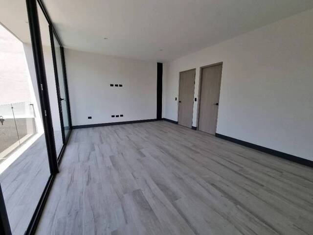 #8 - Casa para Venta en San José - SJ